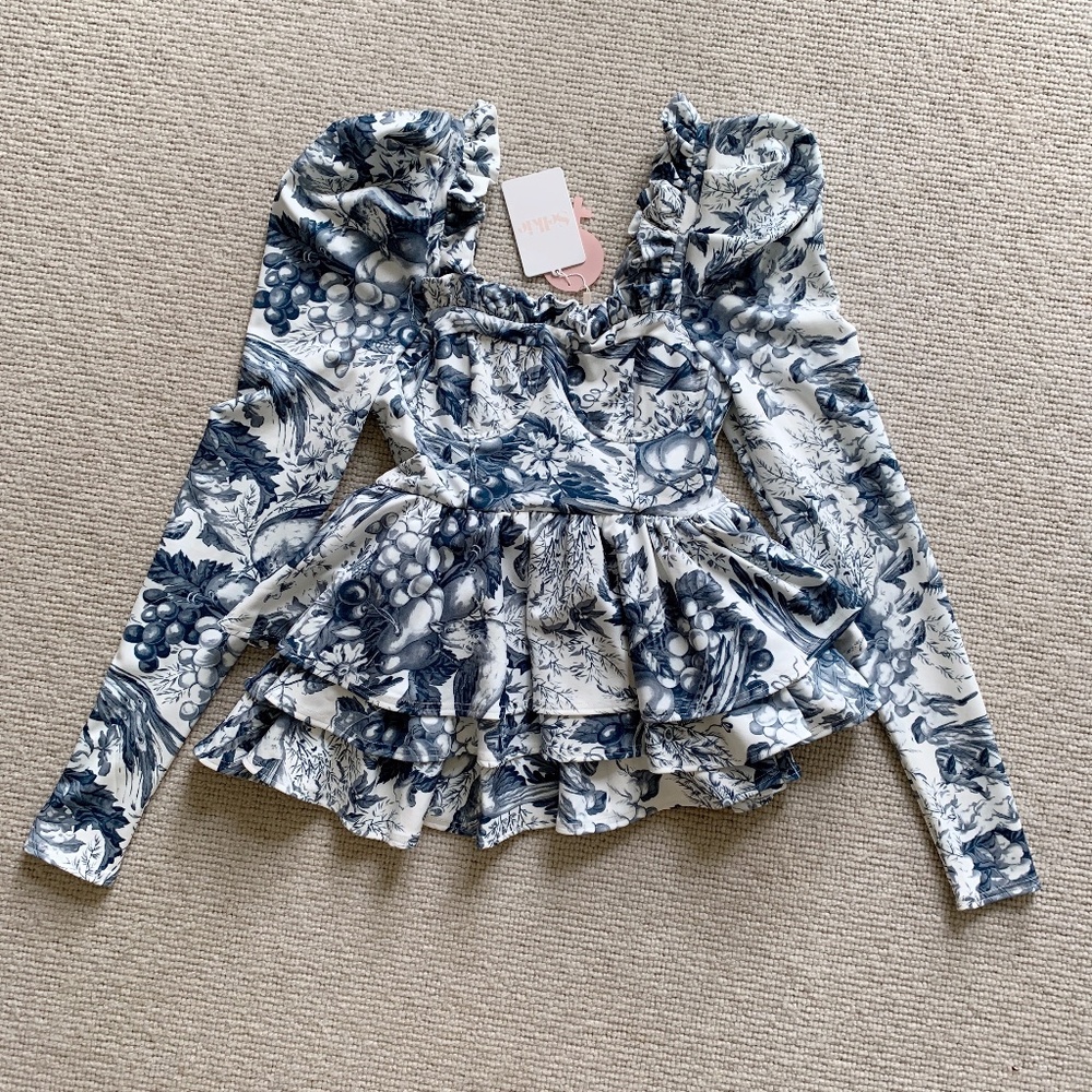 Selkie Blue and White Floral Top